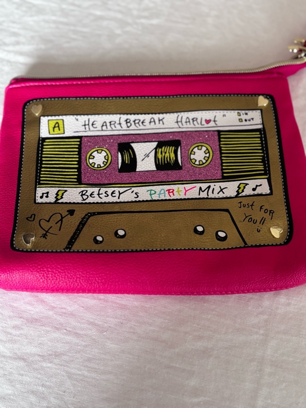 Betsey Johnson Heartbreak Harlot Wristlet Bright Pink - Picture 2 of 8